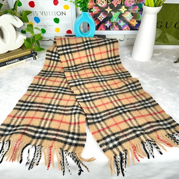 Burberry 100% Cashmere thick scarf! Like new! - Picture 1 of 4